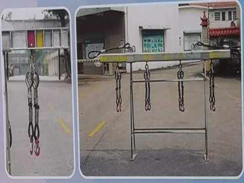 新型柜类设备高效装卸工具