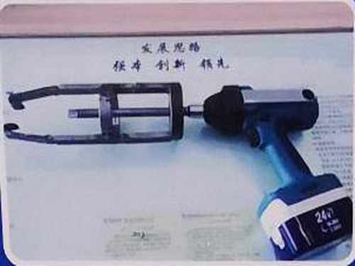 10KV电缆T型头高效专用拆卸器